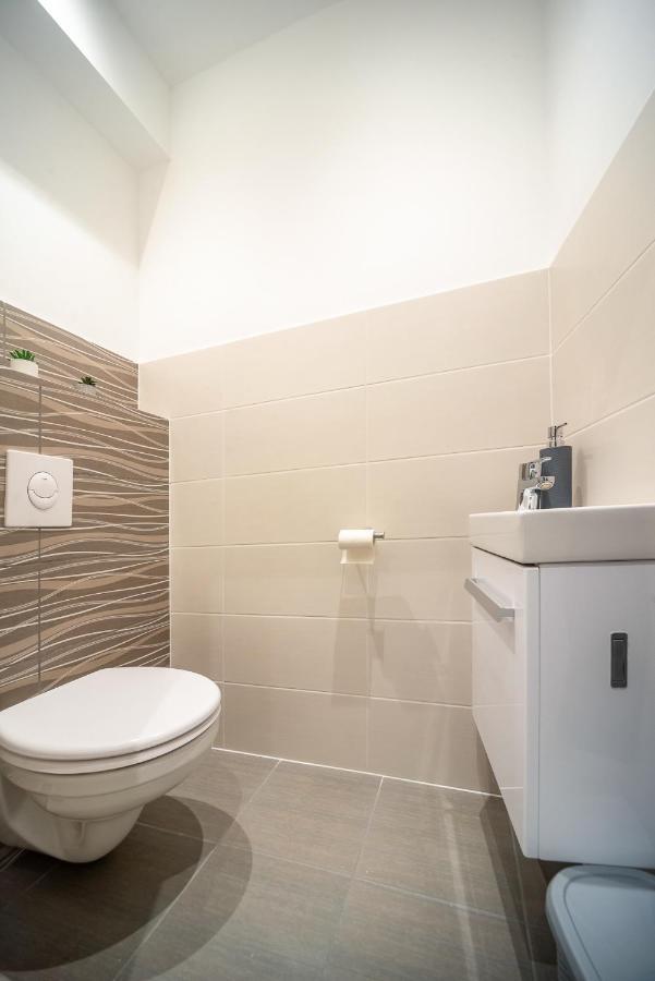 Grace Pine Apartment 3 Budapest Exterior photo